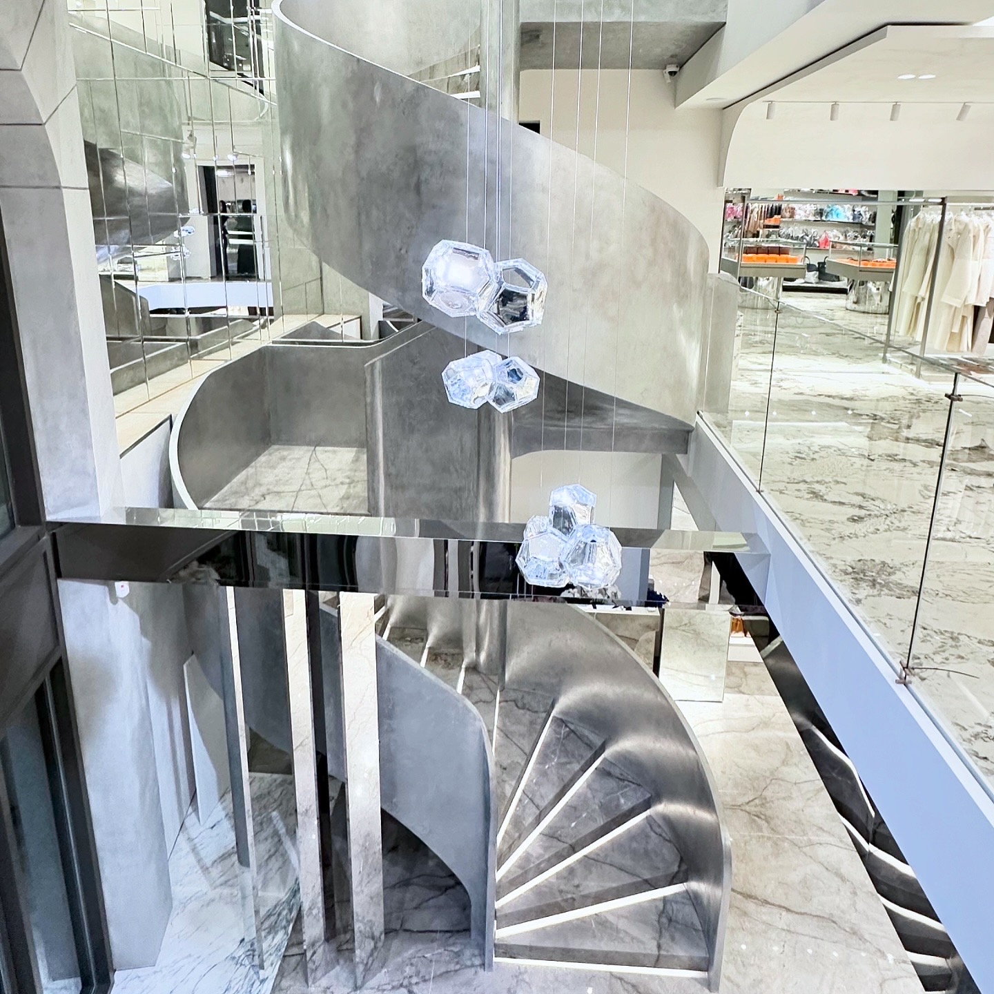 럭셔리 리셀 플랫폼 ‘엘러브 ELUV’  청담동 플래그십 오픈 1584-Image