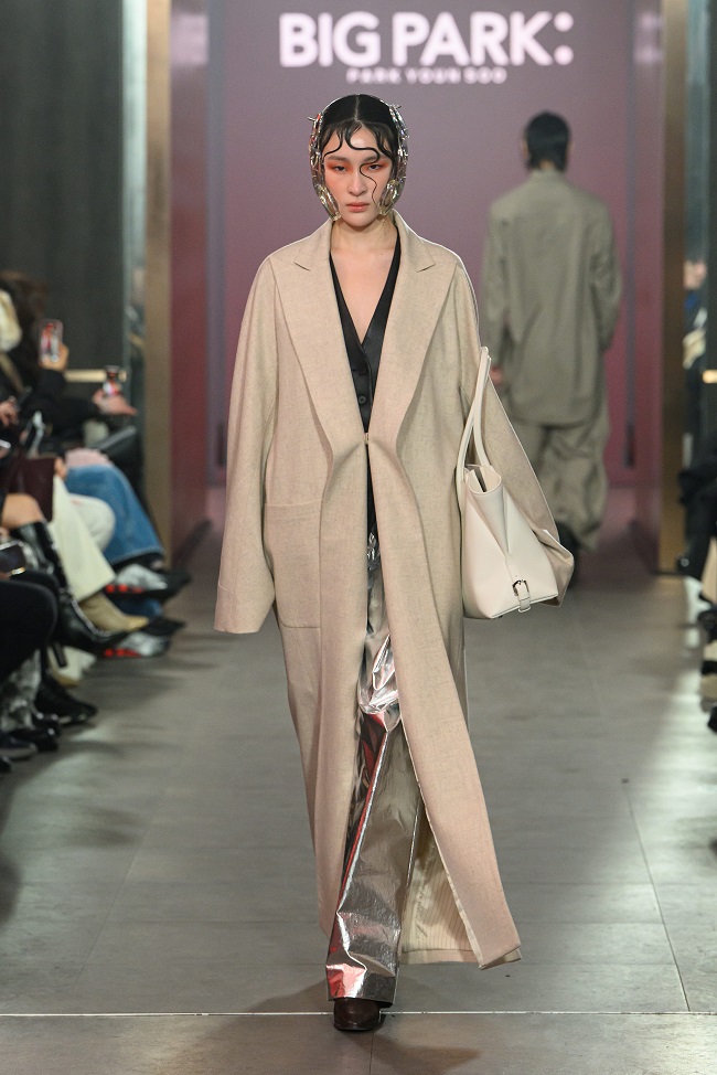 빅팍, 25 F/W SFW 독특한 오프쇼 인간·자연 공생적 미래 제시 979-Image