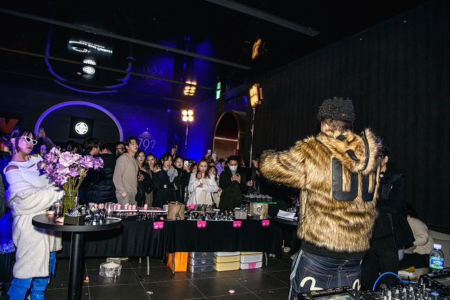 빅팍, 25 F/W SFW 독특한 오프쇼 인간·자연 공생적 미래 제시 2027-Image