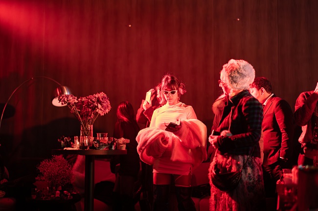 빅팍, 25 F/W SFW 독특한 오프쇼 인간·자연 공생적 미래 제시 2291-Image