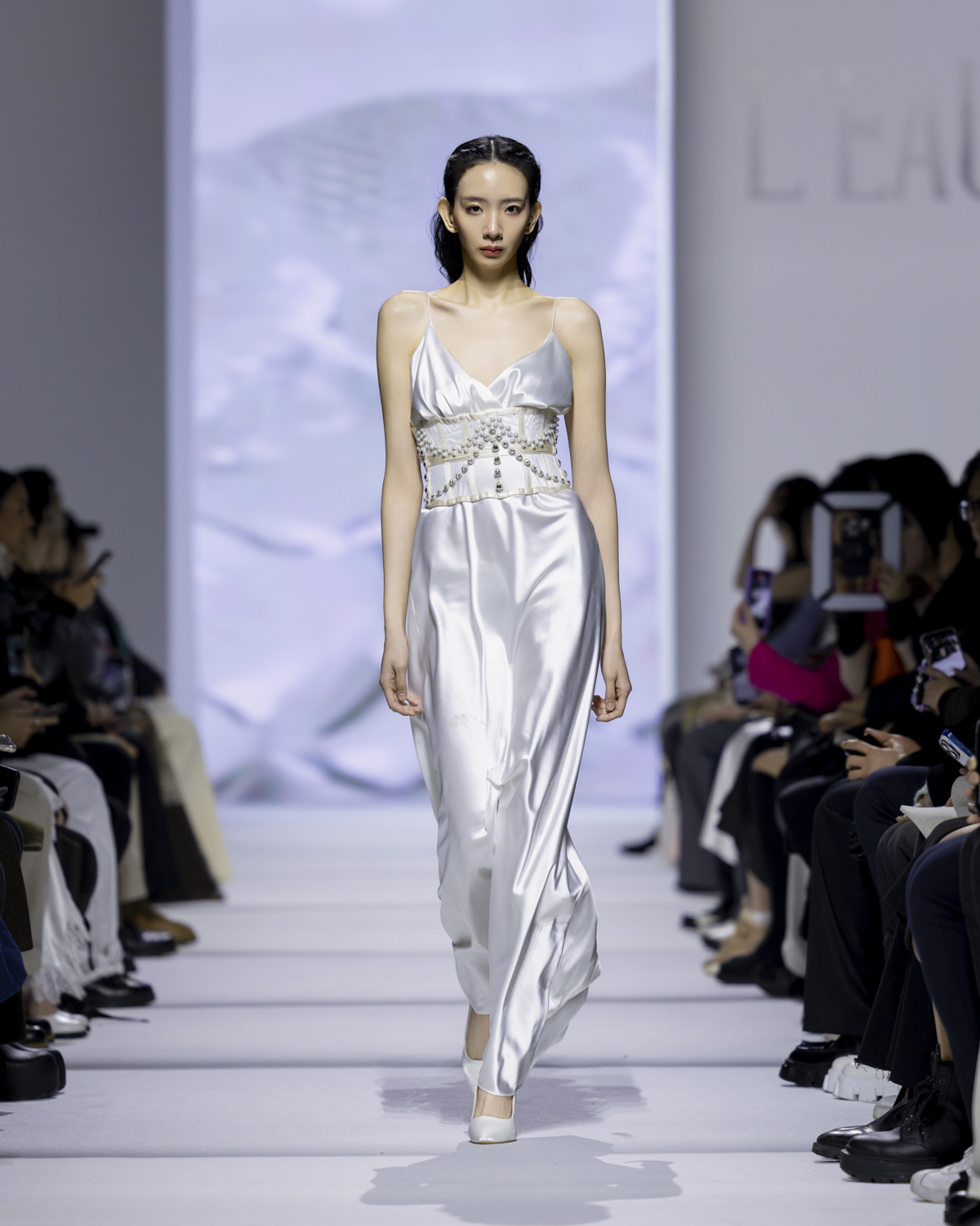 '뱀의 이중적 이미지 다뤄' 로에(L'EAU ET), 2025 F/W 서울패션위크 성료 3480-Image