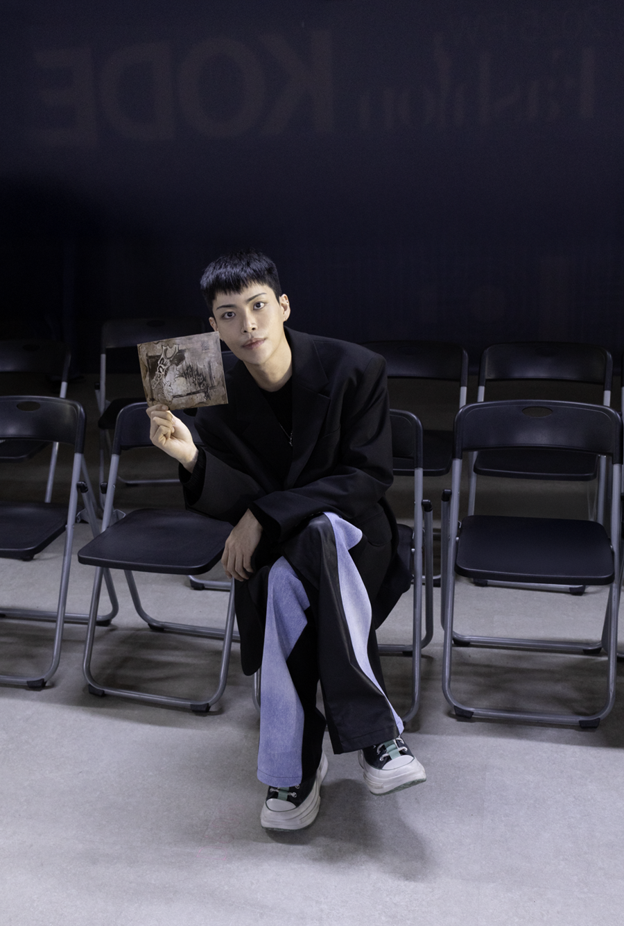모델 김건민, 레큘리 패션쇼 참석··· 감각적인 스타일로 시선 사로잡아 779-Image