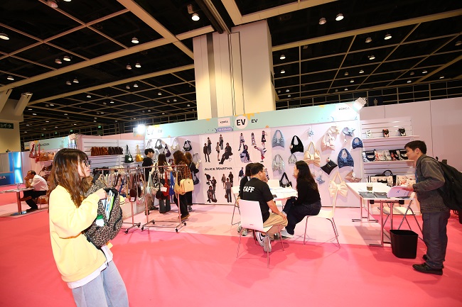 香 APLF 패션액세스, 아태 최대 가죽 잡화 전시회 활짝 빛났다! 7123-Image