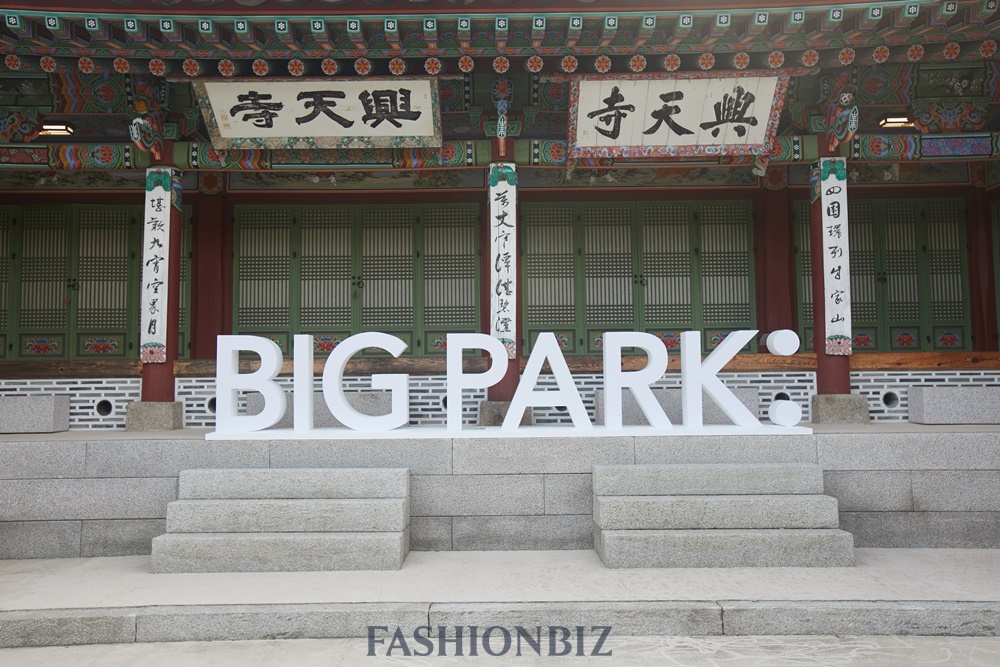 덕수궁길서 시작해 DDP로 이어진 열기... 2026 S/S 서울패션위크 현장은? 1706-Image