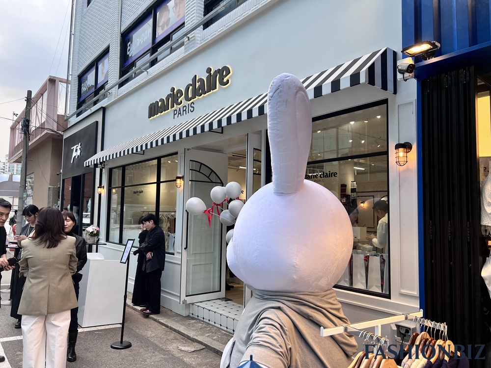 '뷰티 라인 첫 공개' 마리끌레르, 성수 플래그십서 F/W 컬렉션 선봬 3-Image