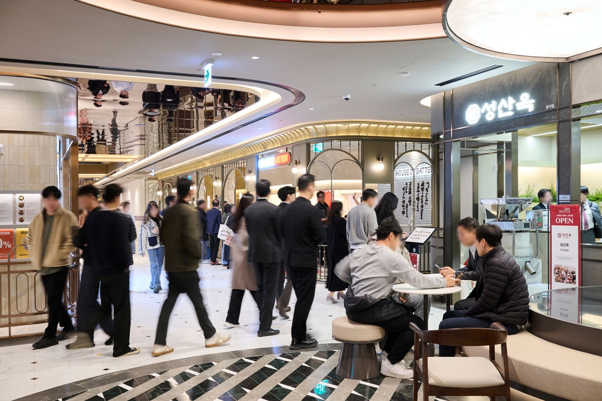 미식 복합공간 ‘스타필드애비뉴 그랑서울’ 오픈 첫날 대기 행렬   1012-Image