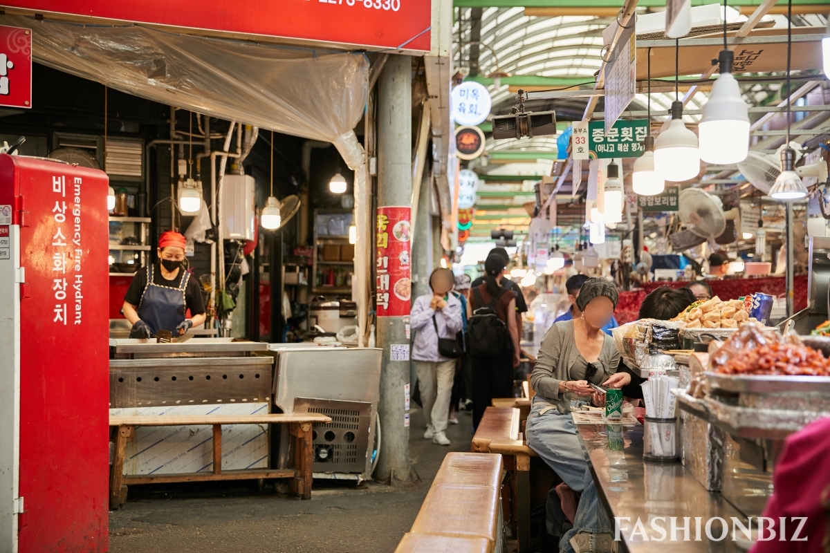 [월요기획] 뉴 헤리티지 ‘광장시장’ 상권, K-패션·뷰티·F&B 입점 속속 826-Image
