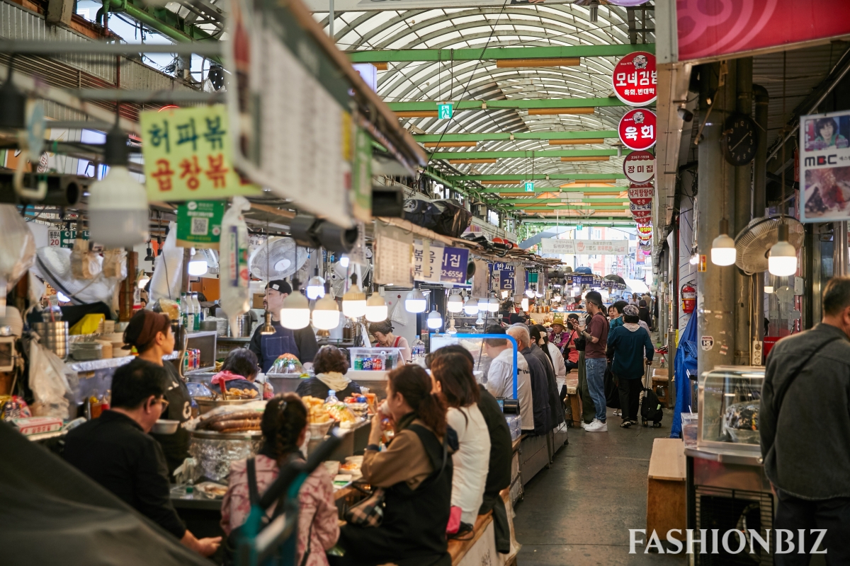 [월요기획] 뉴 헤리티지 ‘광장시장’ 상권, K-패션·뷰티·F&B 입점 속속 1082-Image