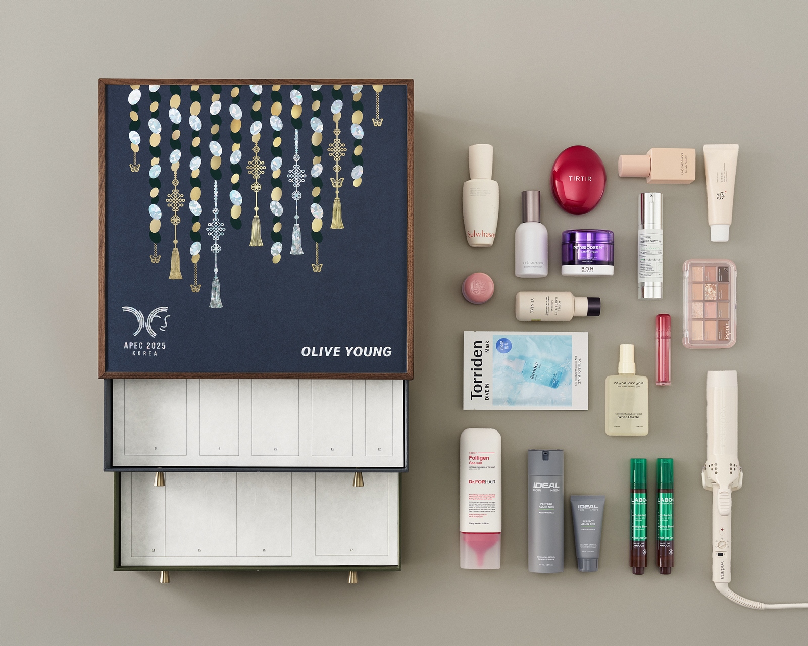 CJ올리브영, 2025 APEC 회원 정상에 韓화장품 정수 알려 740-Image