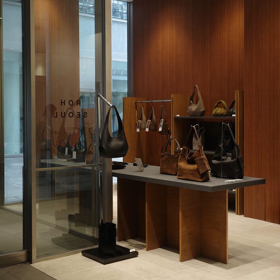 제니 부츠로 화제! 로서울, 도쿄 파르코 팝업 흥행 중 576-Image