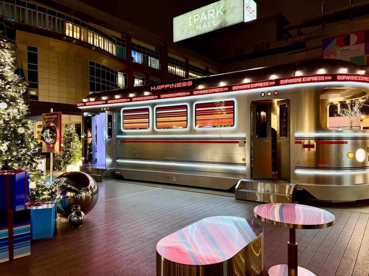 용산아이파크몰, 크리스마스 테마 ‘도파민 익스프레스’ 공개 1211-Image
