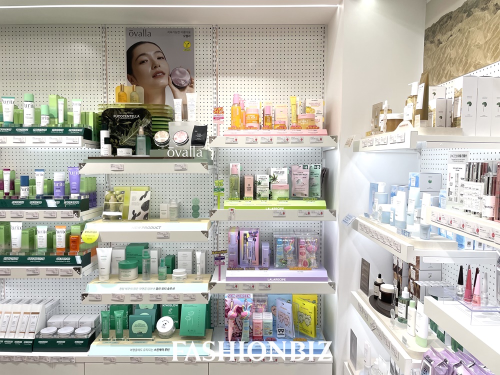 피부 고민으로 고른다… 북촌에 문 연 K-뷰티 플랫폼 ‘픽넘버쓰리’ 2188-Image