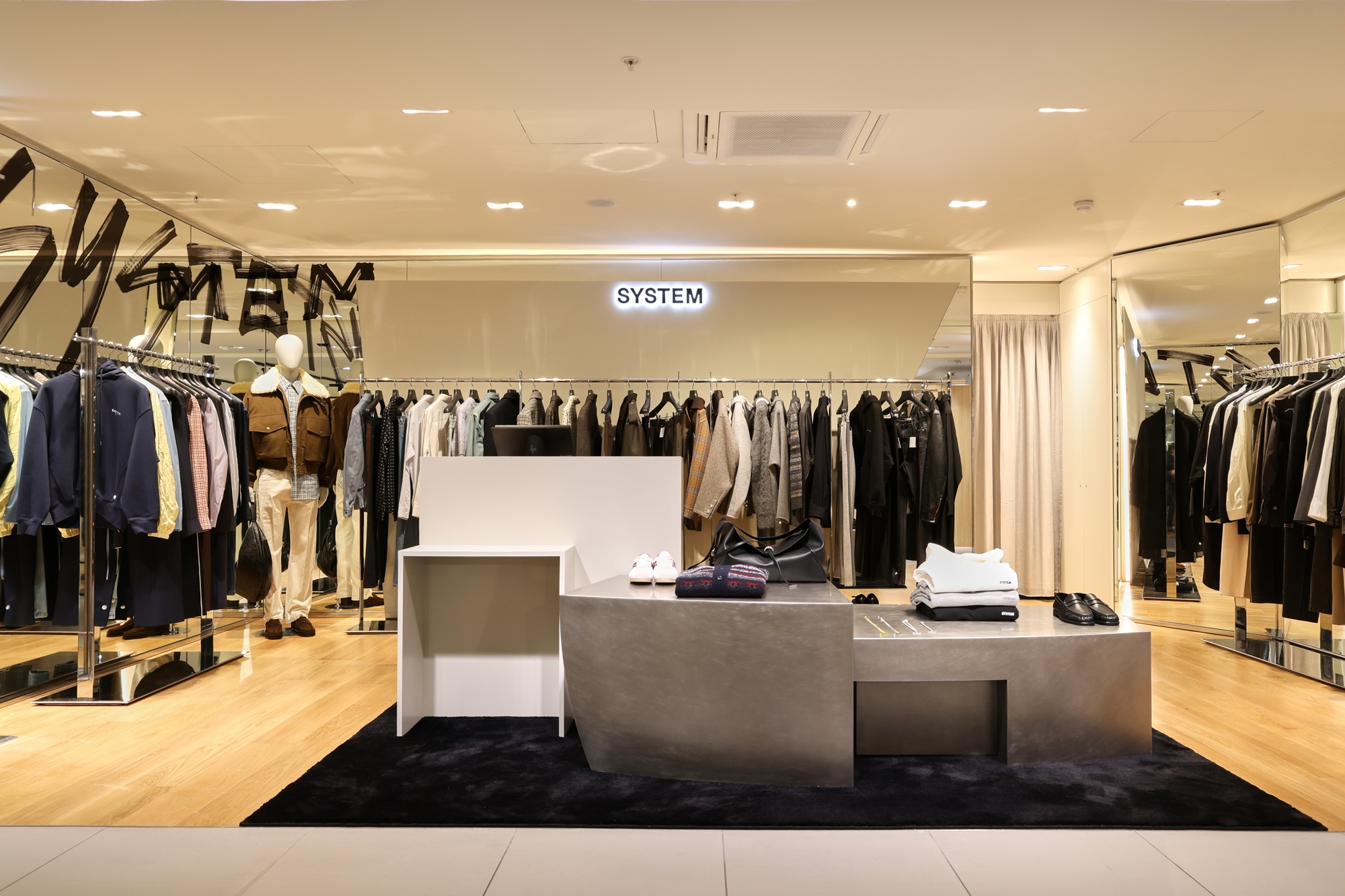 한섬 시스템옴므, 프랑스 '갤러리라파예트' 정식 입점... K-패션 위상 ↑ 3-Image