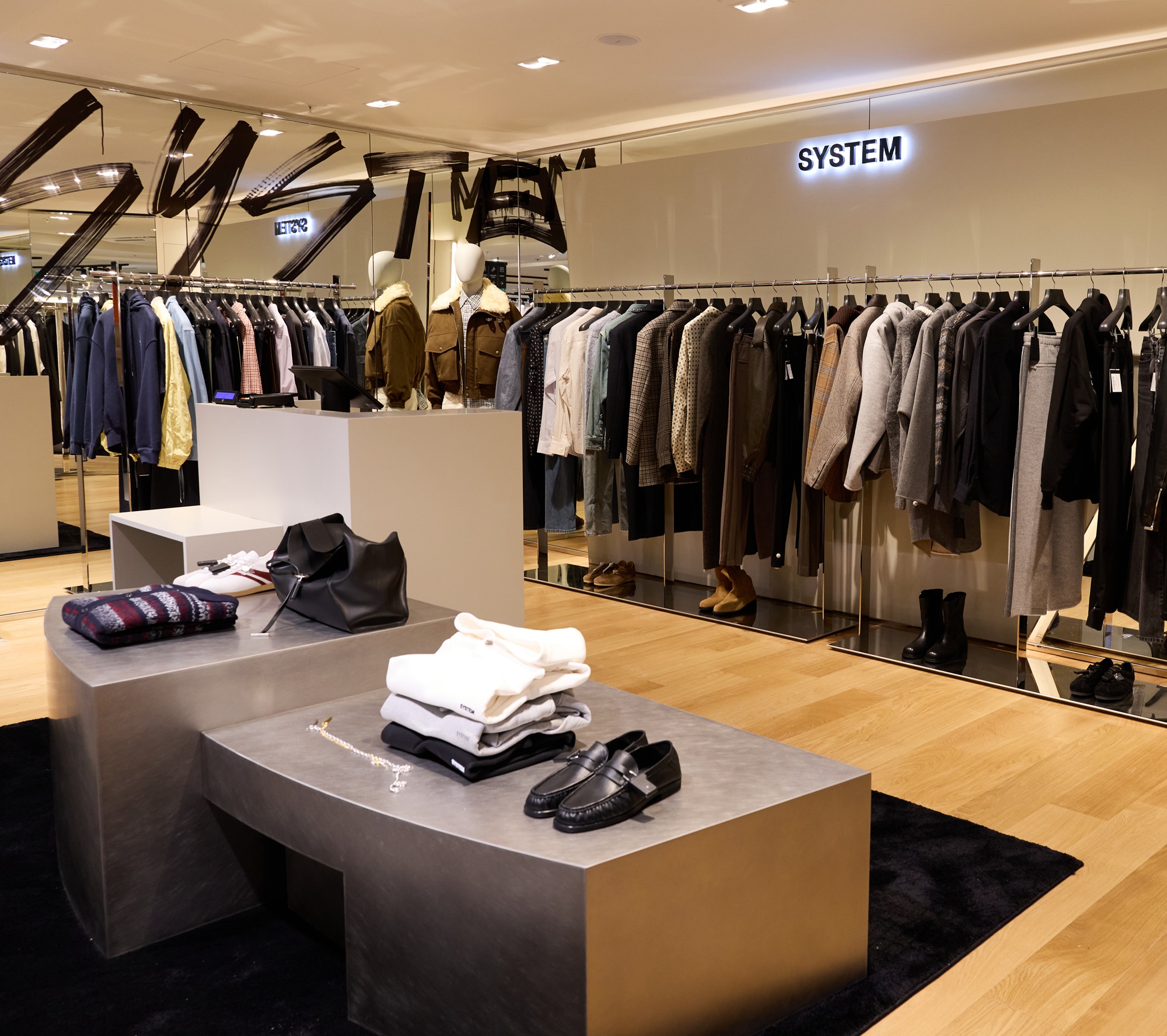 한섬 시스템옴므, 프랑스 '갤러리라파예트' 정식 입점... K-패션 위상 ↑ 898-Image