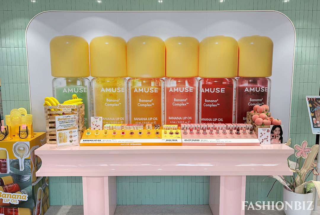 어뮤즈, 성수 플래그십서 ‘바나나 립 오일’ 프로모션 진행 483-Image