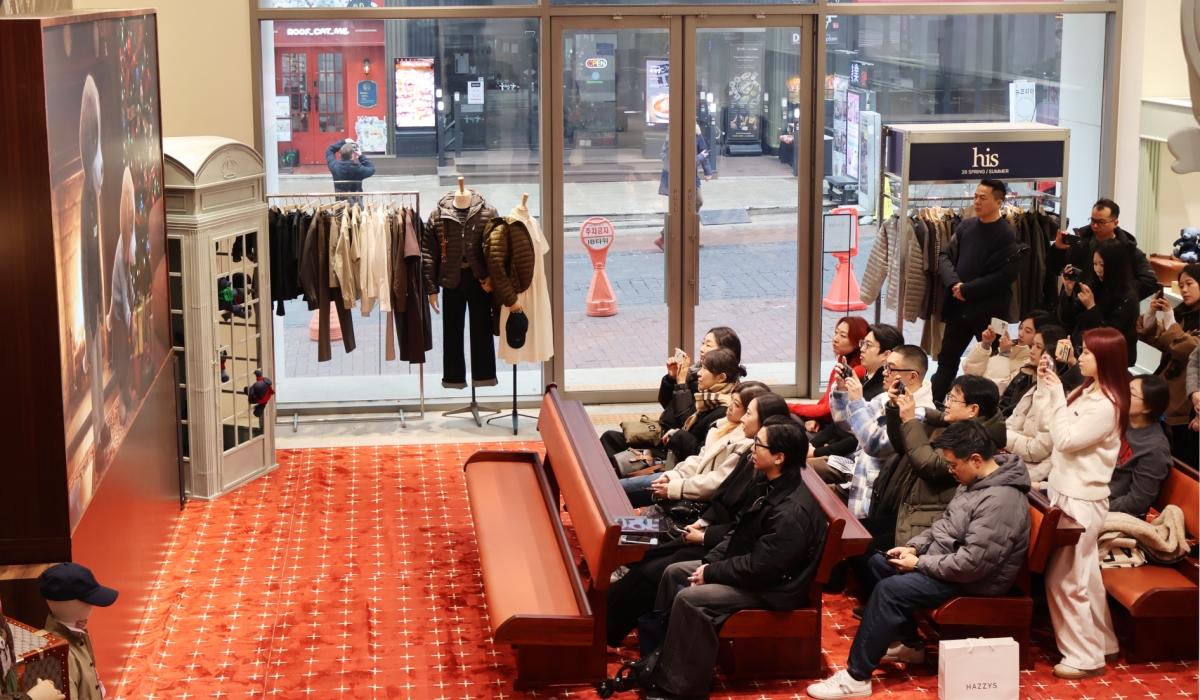 '헤지스' 명동서 2026 F/W 선공개… 수주 넘어 브랜드 세계관 경험 877-Image