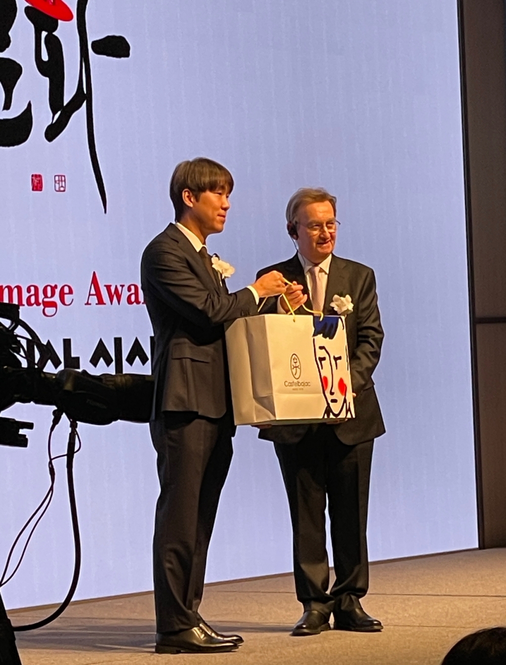 까스텔바작, 제22회 한국이미지상 공식 협찬... 차인표 등 K-컬처 주역 수상 2011-Image