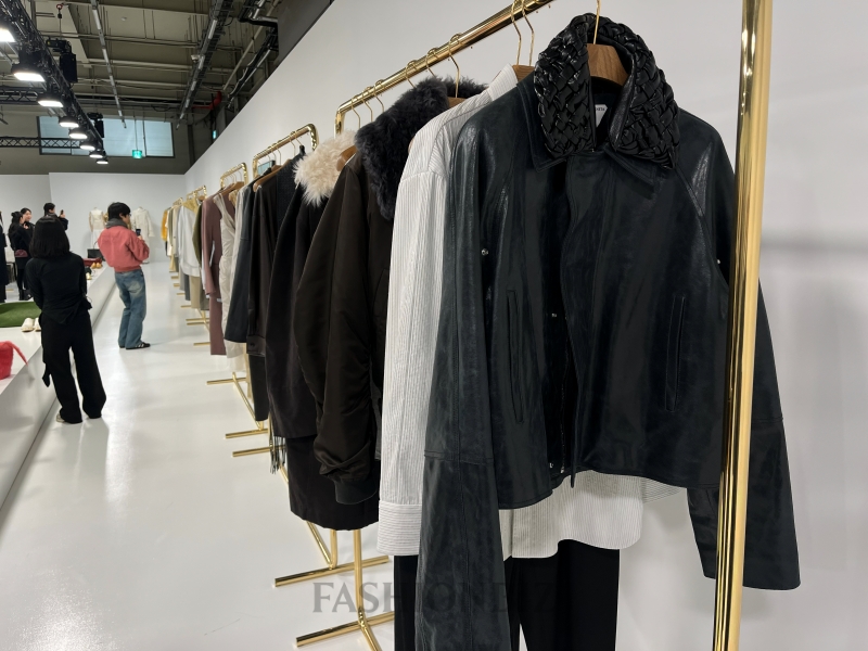 보테가베네타 뉴 CD 루이스 트로터의 2026 컬렉션 1206-Image