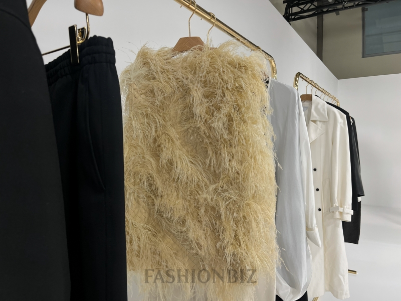 보테가베네타 뉴 CD 루이스 트로터의 2026 컬렉션 1365-Image