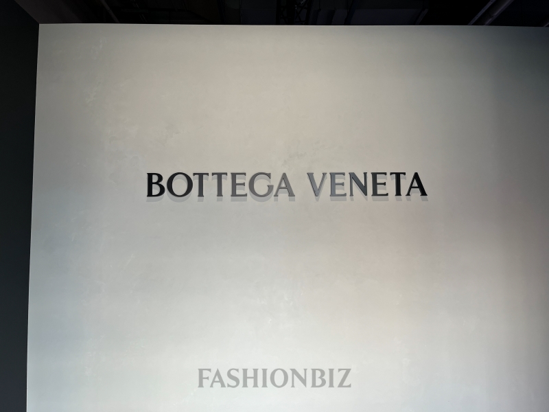 보테가베네타 뉴 CD 루이스 트로터의 2026 컬렉션 27-Image