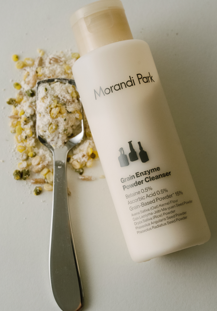 색조를 넘어 스킨케어로, 엔트로피 메이크업의 새로운 챕터 '모란디파크' 831-Image