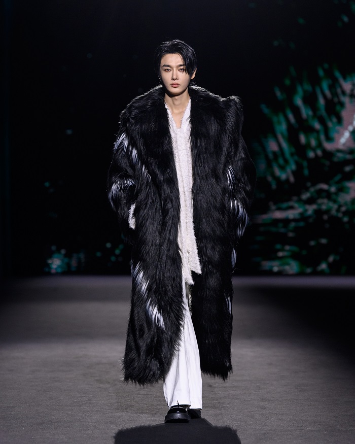 두칸 SFW 2026 F/W, ‘스틸 엘리시움’ 미학 인상적 무대 펼쳐  1741-Image