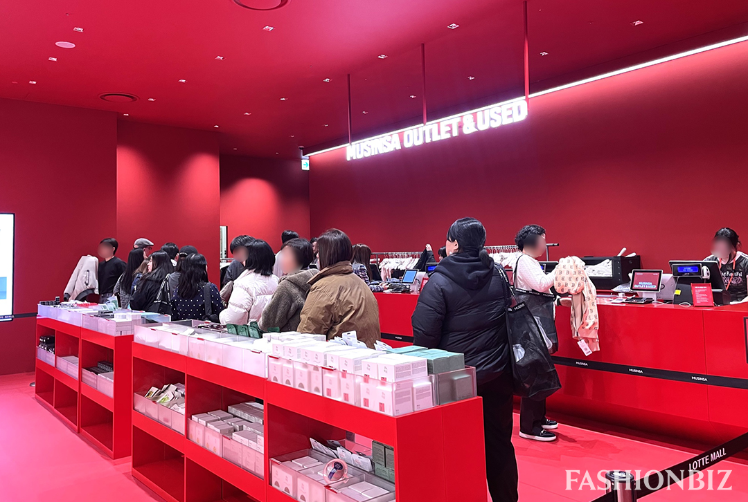 [르포] “이 가격 맞아요?”… 무신사 첫 아울렛, 롯데몰 은평 들썩 27-Image
