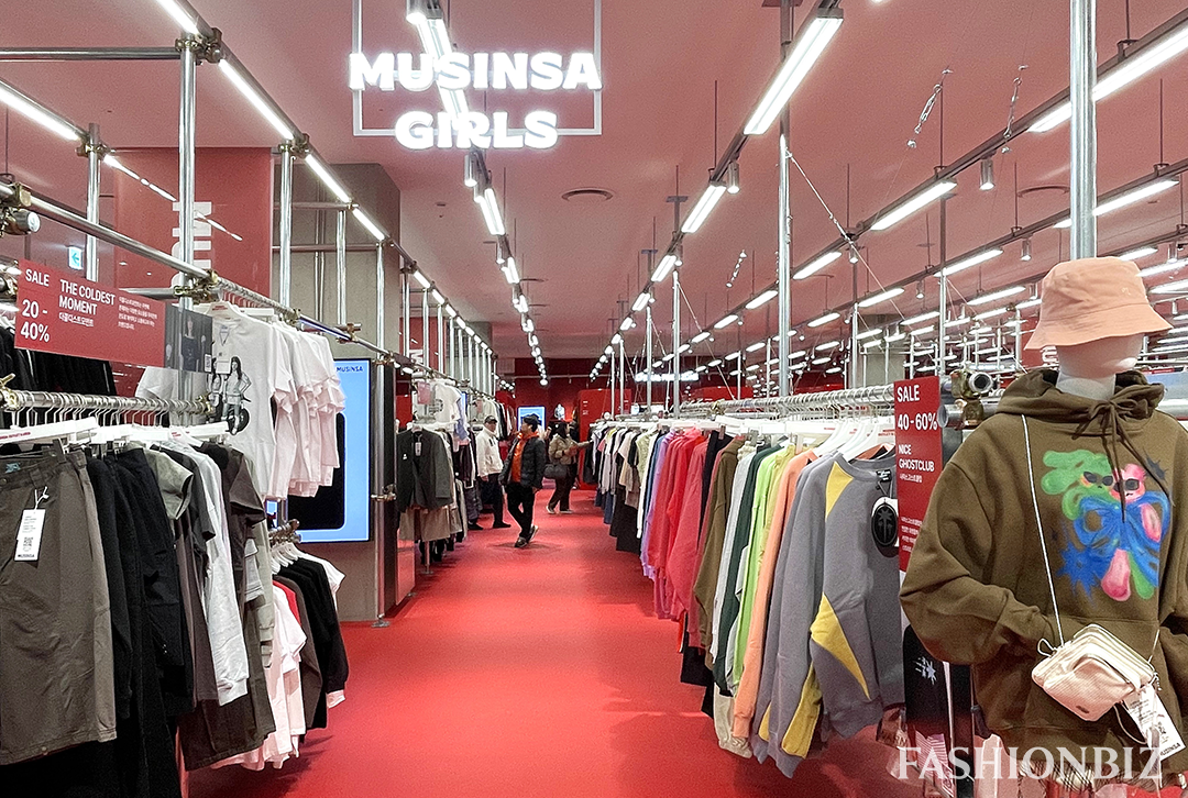 [르포] “이 가격 맞아요?”… 무신사 첫 아울렛, 롯데몰 은평 들썩 848-Image