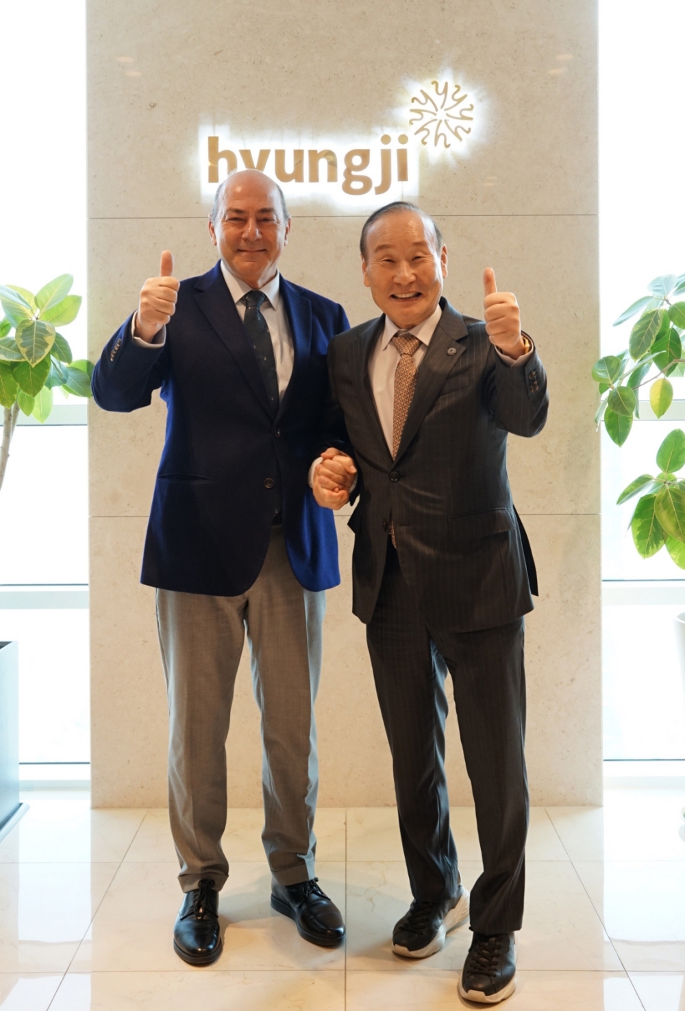 패션그룹형지, 전 IAF 회장 젬 알탄과 글로벌 협력 논의 27-Image