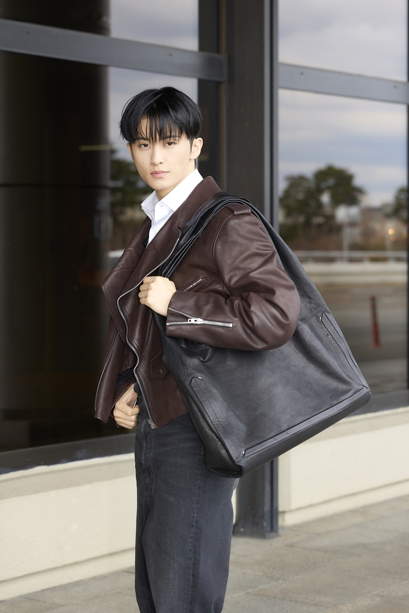 [공항패션] NCT 마크·이유미·자이언티, 3인 3색 타비슈즈 매치 625-Image