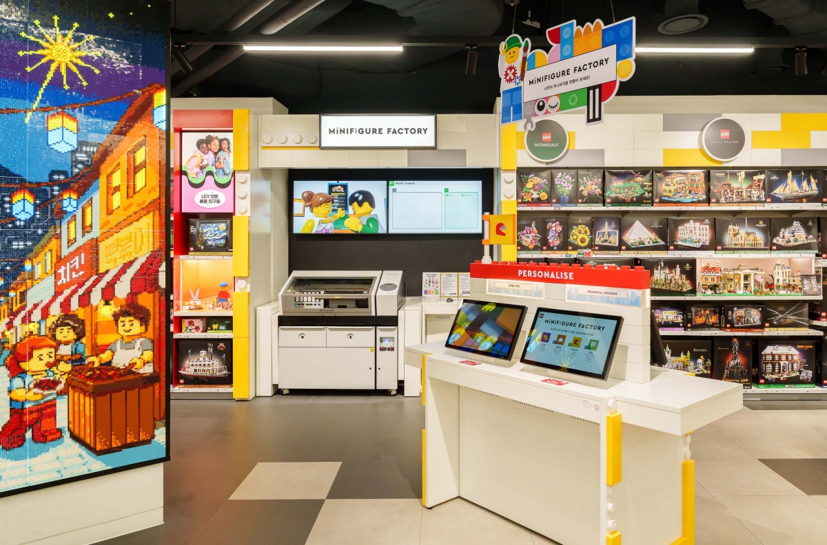 용산아이파크몰, 커스텀 제작 가능 ‘레고 미니피겨 팩토리’ 도입  801-Image