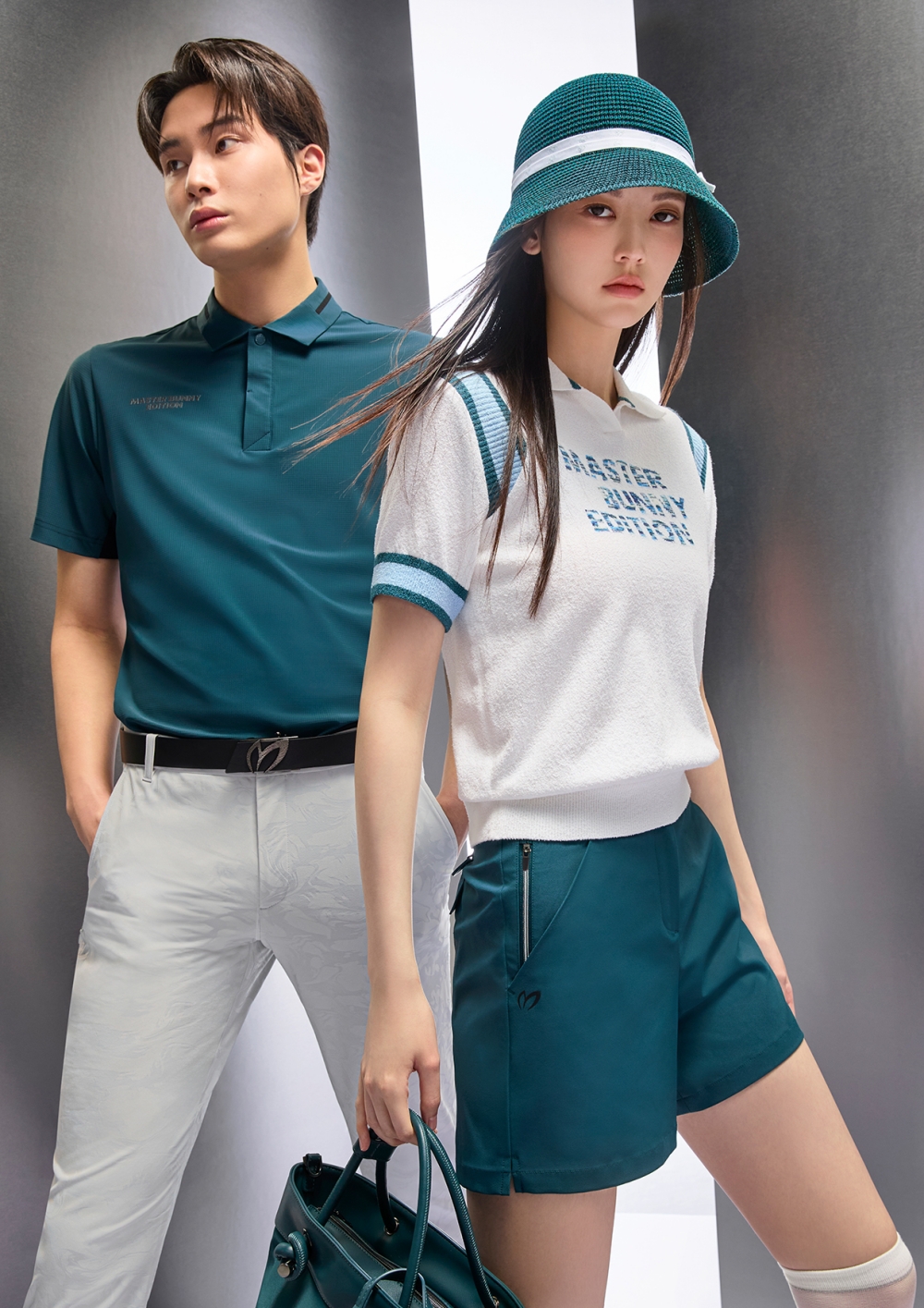 마스터바니에디션, 딥 그린 포인트 룩으로 감각적인 라운딩 패션 완성  27-Image