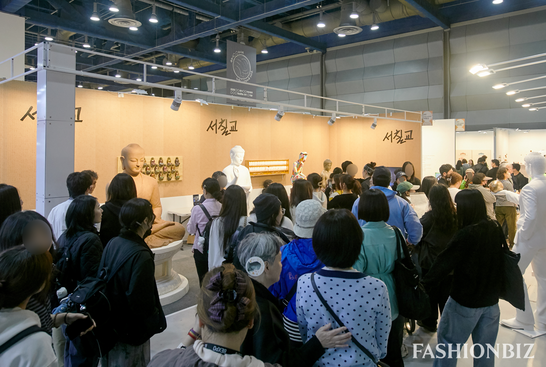 [르포] 종교를 넘어 문화로… ‘불교코어’ MZ 세대 사로잡아  589-Image