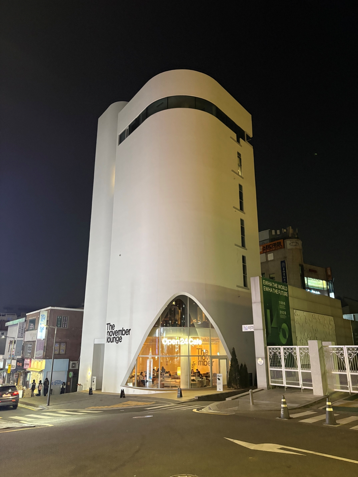 24시간 프리미엄 카페 ‘노벰버라운지’, 이화여대길 루튼빌딩에 51호점 정식 오픈 320-Image