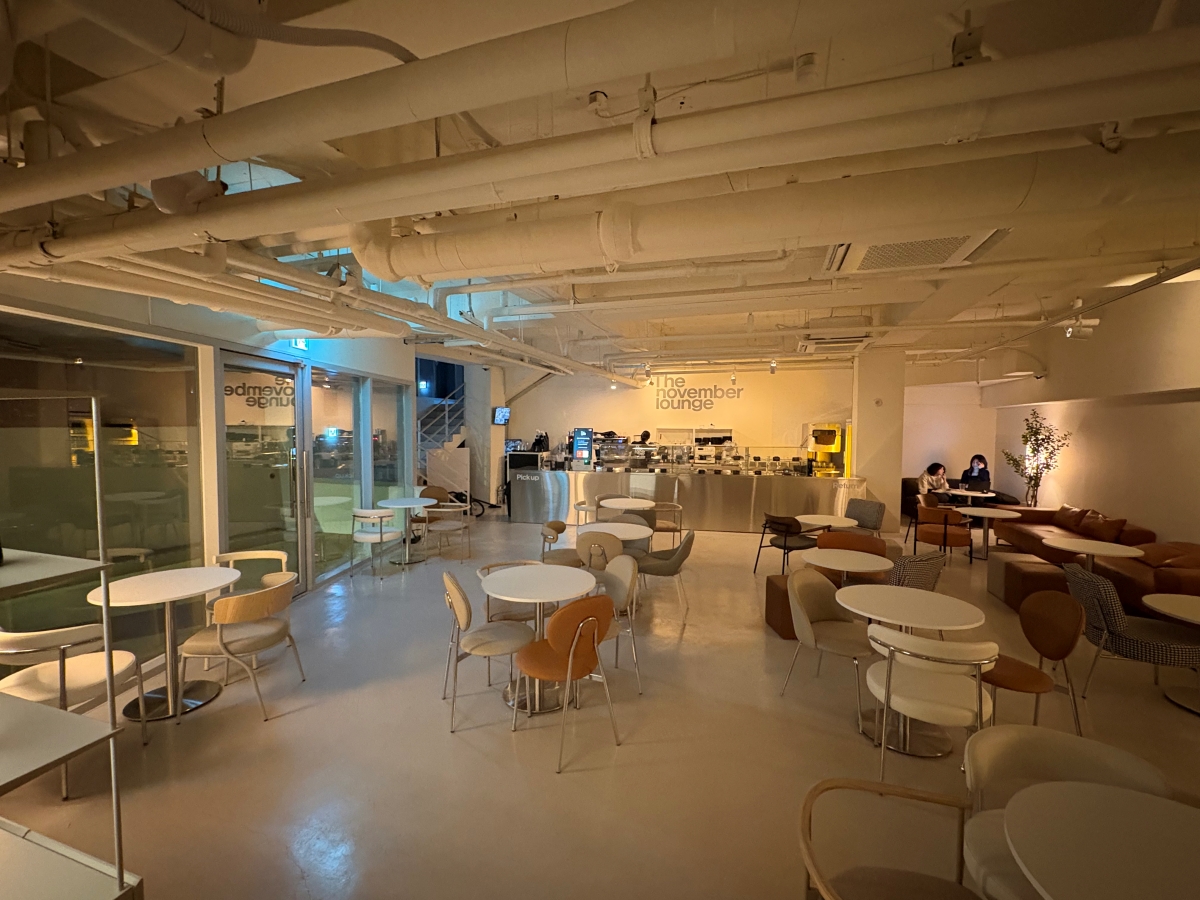 24시간 프리미엄 카페 ‘노벰버라운지’, 이화여대길 루튼빌딩에 51호점 정식 오픈 1109-Image