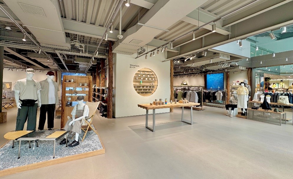 스노우피크어패럴, 中 광저우 UC점 오픈... 캠핑·어패럴·카페 통합 제안 779-Image