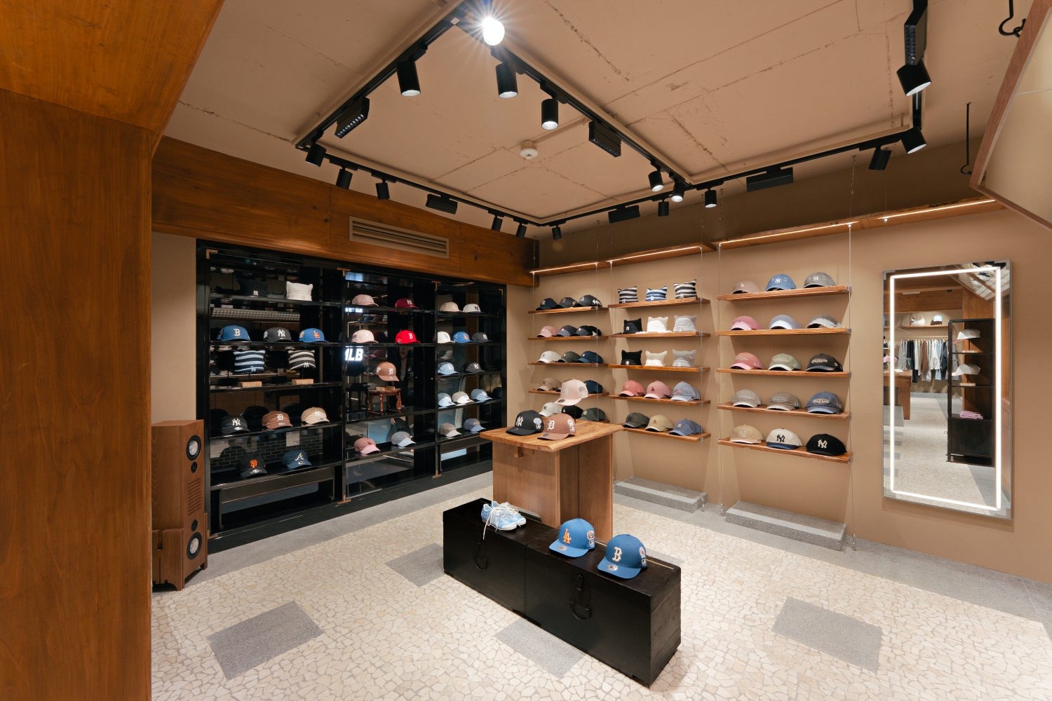 'K-HIP' MLB 북촌서 경험형 공간으로 소비자 소통 강화 1090-Image