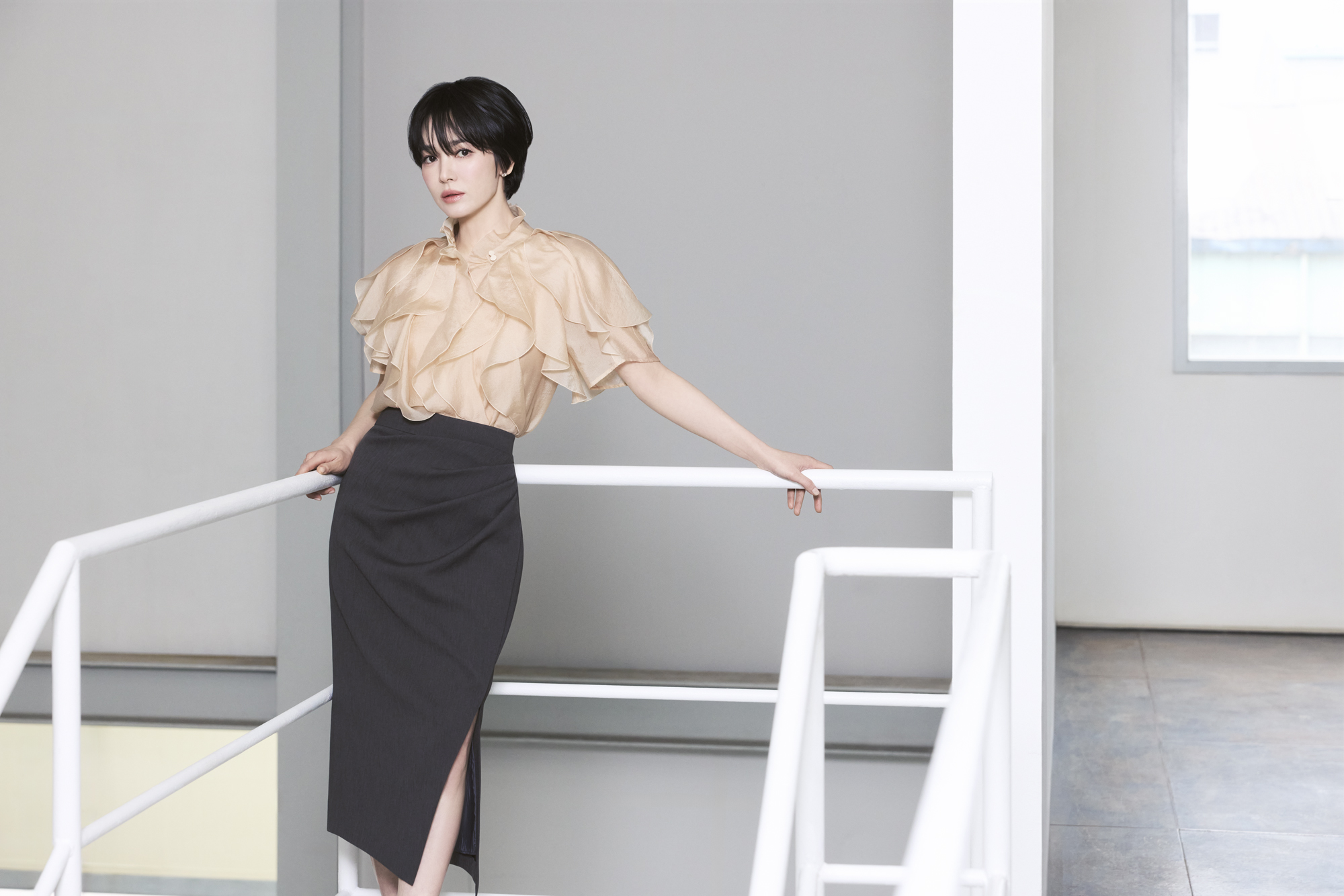 미샤, 송혜교와 ‘더 사일런트 폼’ 서머 컬렉션 전개 27-Image