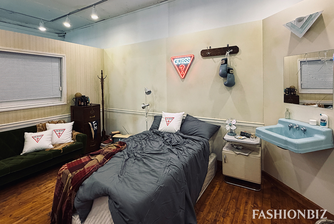 [포토] 먼저 다녀온 ‘게스 ROOM 1981’ 성수 팝업 현장 2411-Image