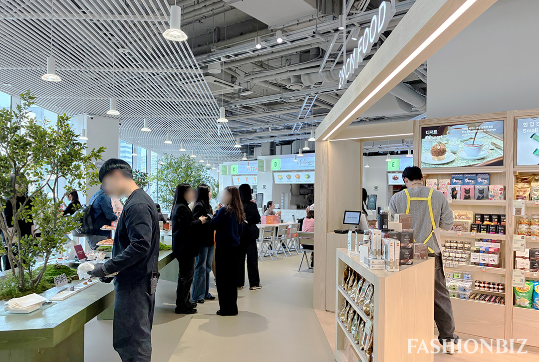 [르포] 입고·바르고·먹고… ‘다 되는 공간’ 무신사 메가스토어 성수 3422-Image