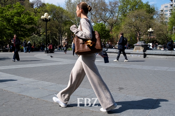 [해외리포트] 90년대 스타일로 돌아간 뉴욕··· 드라마 '러브스토리'가 미친 파장  1871-Image