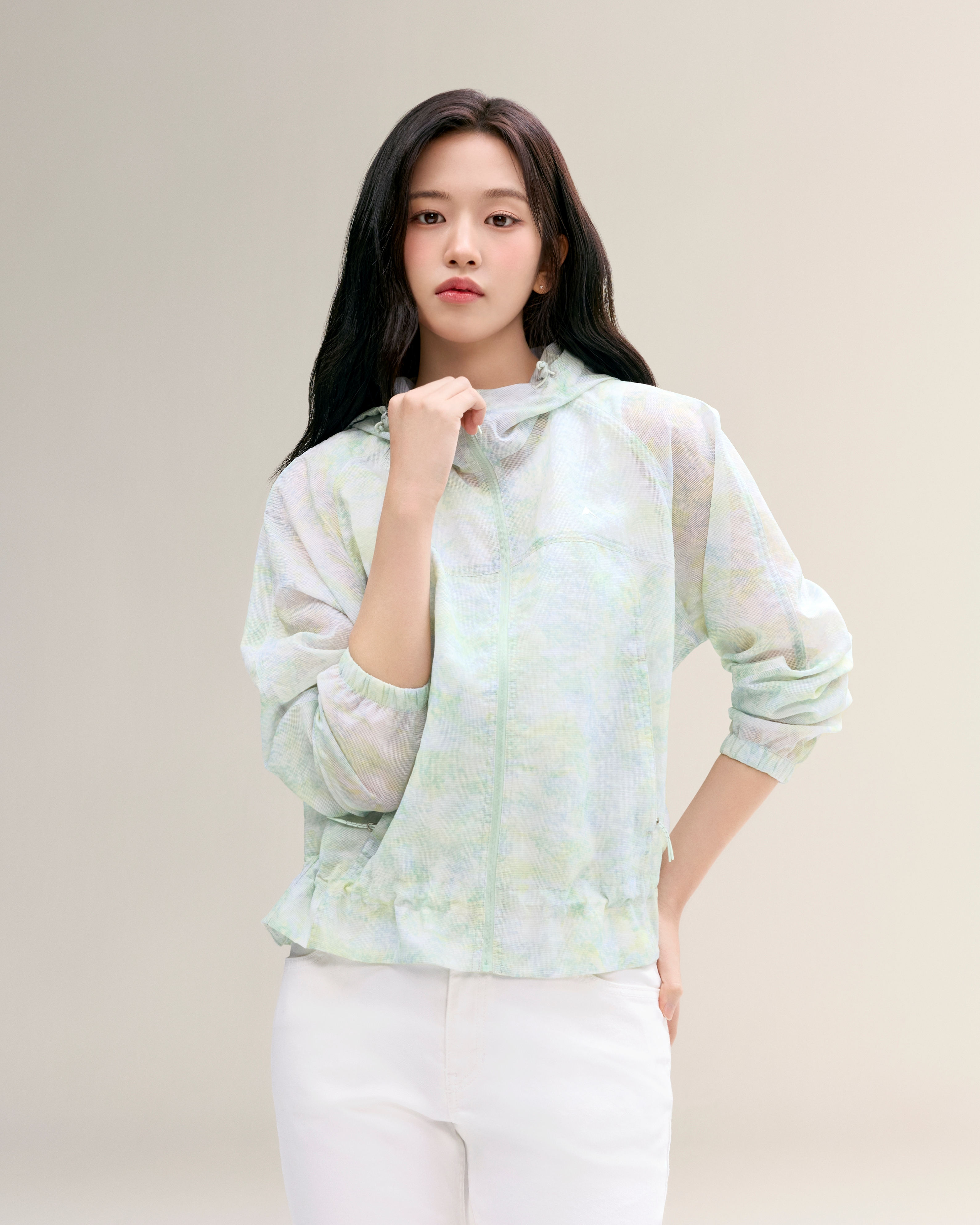 네파, '모노 메시 재킷' 벌써 70% 팔았다... 추가 리오더 돌입 1418-Image