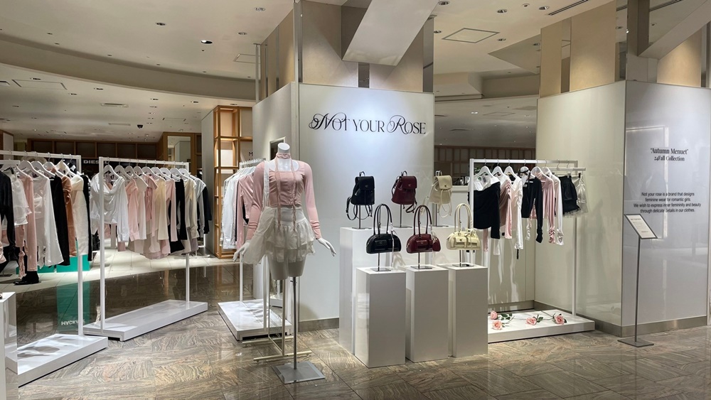 해외서도 순항 중인 '낫유어로즈' 이번엔 일본 단독 팝업 열었다 3-Image