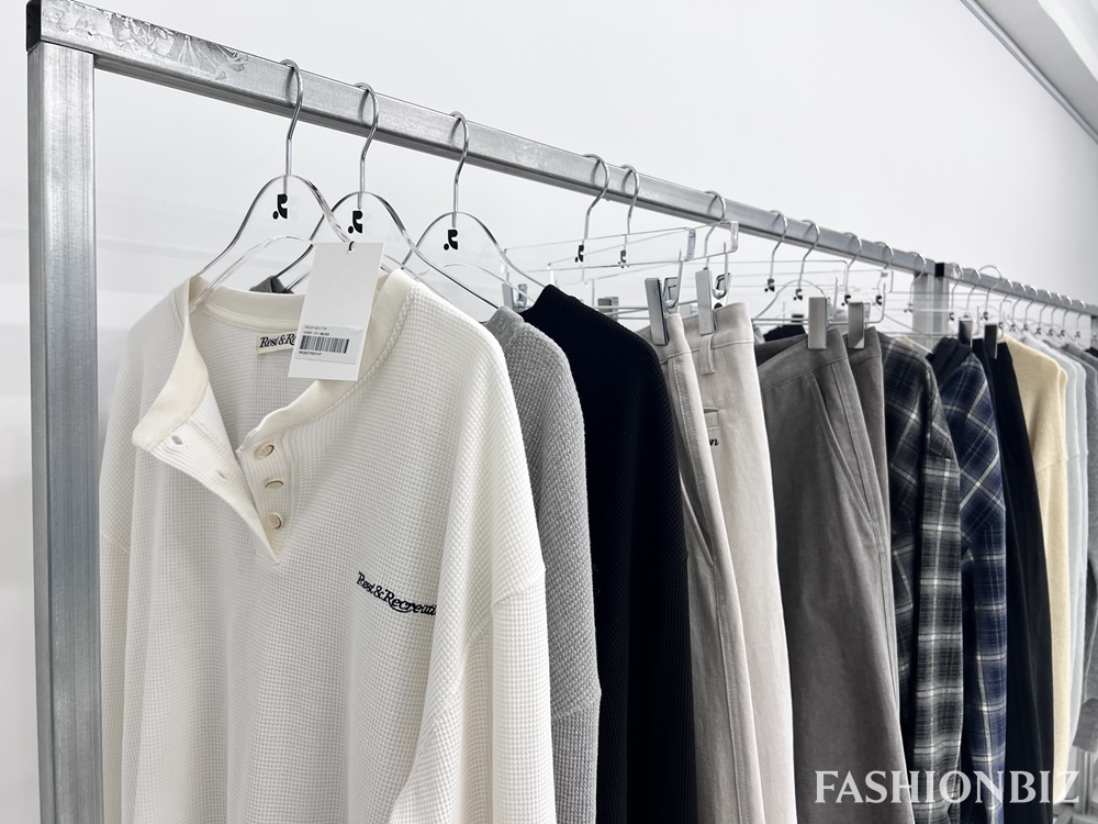 레스트앤레크레이션, 한남서 2025 F/W 공개… 휠라 협업 푸퍼 첫선 980-Image