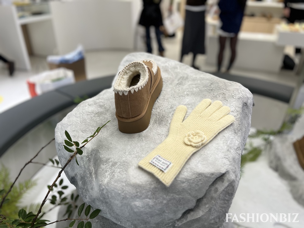 '유통 확장 본격화' 마크모크, 브랜드 첫 매장 서울 도산에 오픈 507-Image