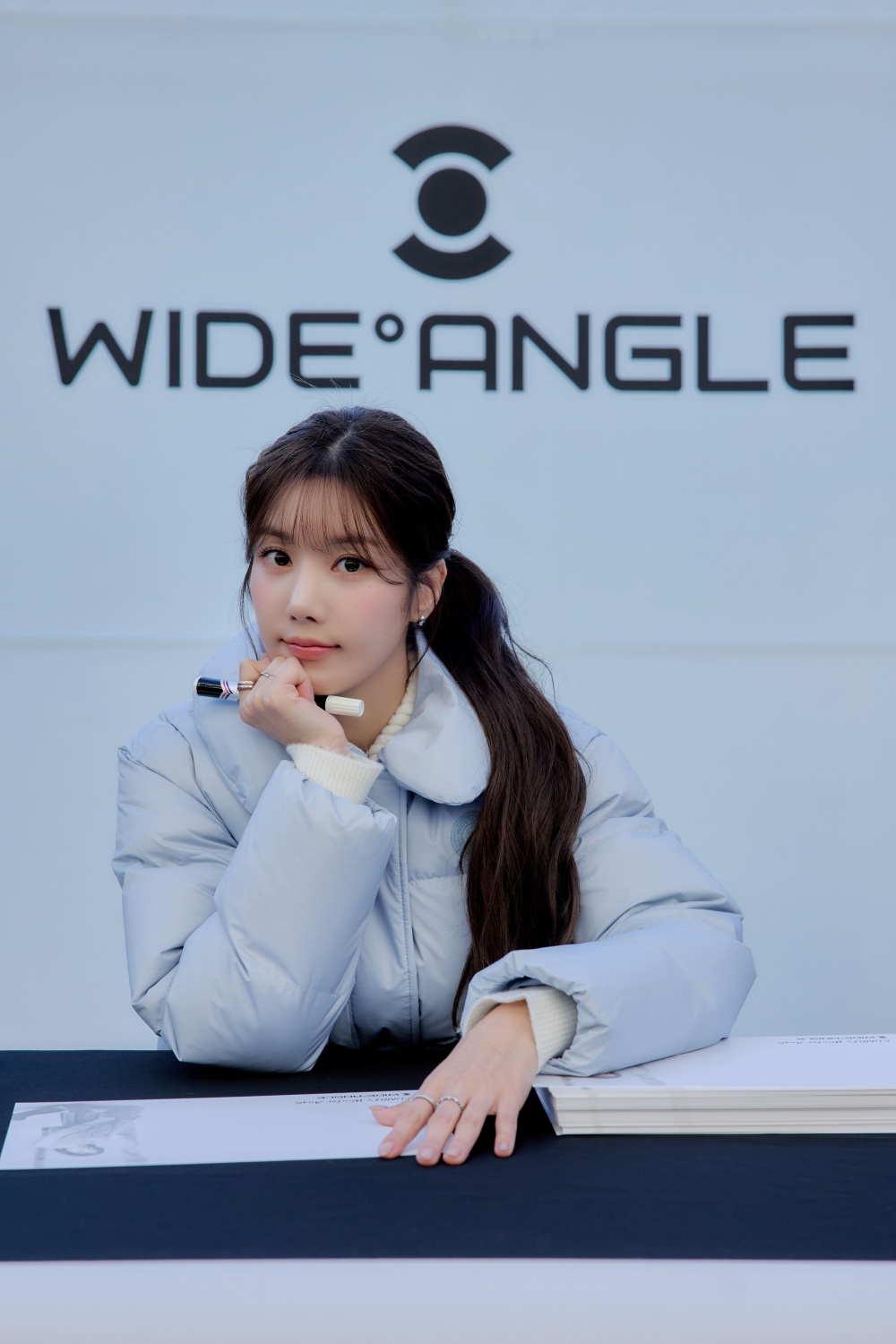 고객 소통 강화 ‘와이드앵글 x 권은비’ 부산 팬사인회 성료  1232-Image