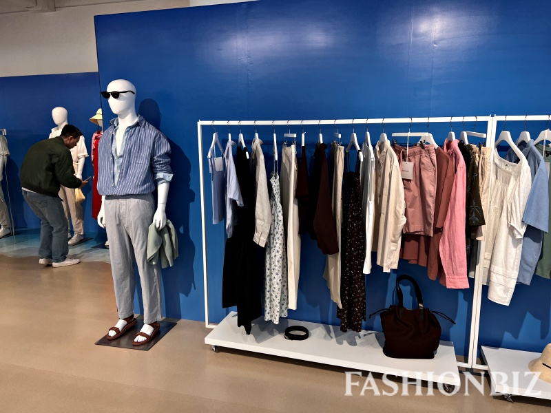 '배기 진·UV웨어·디자이너 협업까지' 유니클로 2026 S/S 프리뷰 가보니 657-Image