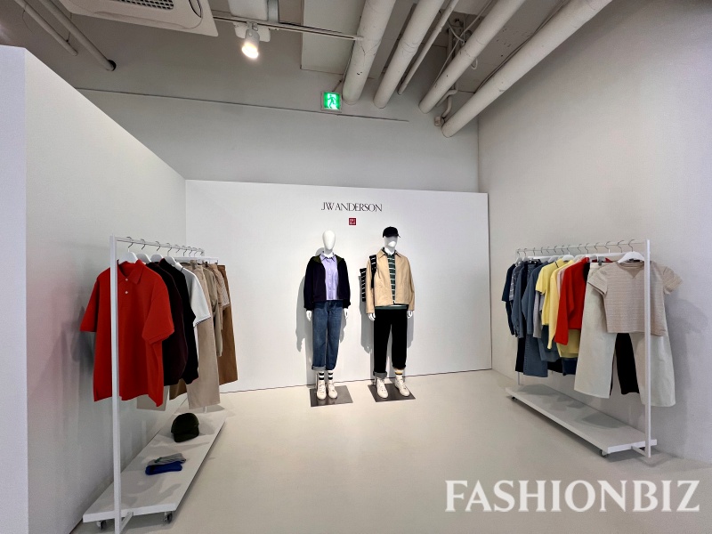 '배기 진·UV웨어·디자이너 협업까지' 유니클로 2026 S/S 프리뷰 가보니 2004-Image