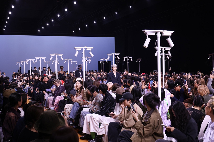 YCH, 상하이서 다시 런웨이… 2026 F/W 공개 874-Image