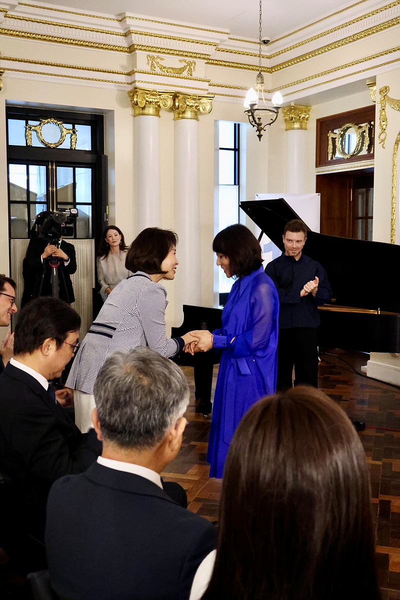 루시브로차드, 조수미 무대 의상 제작… 한불수교 140주년 기념 프로젝트 전개 3270-Image